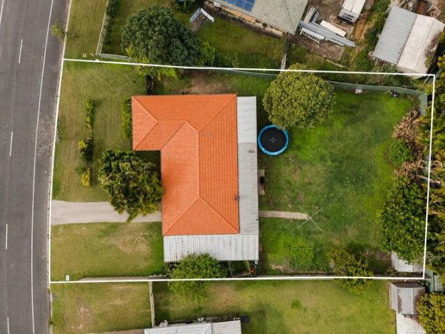 Family Home on a Generous 1,000m2 Block