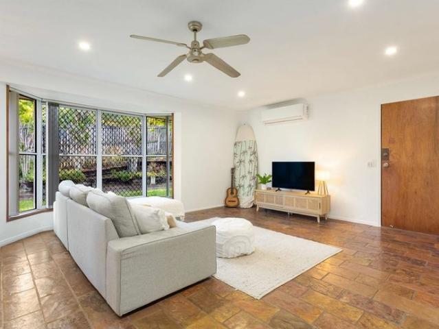 Family Home on a Huge Corner Block in the Heart of Elanora Monthly lawn mowing included