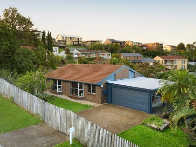 Family Home on a Huge Corner Block in the Heart of Elanora Monthly lawn mowing included