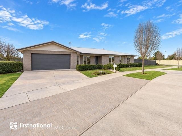 Family Home on a Spacious 949m² Corner Block