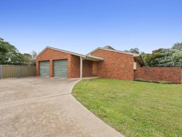 Family home on a 1832sqm allotment