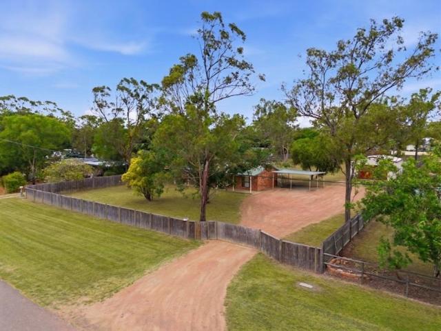 FAMILY HOME ON ACREAGE AT BLACK RIVER