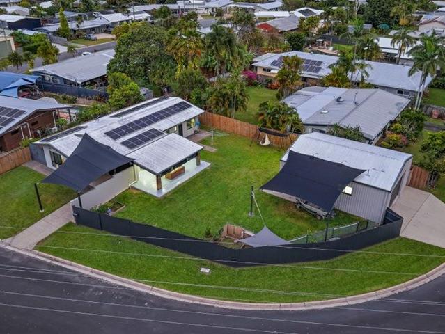 Family Home on Double Block, with The Ultimate Shed, Close To Beach