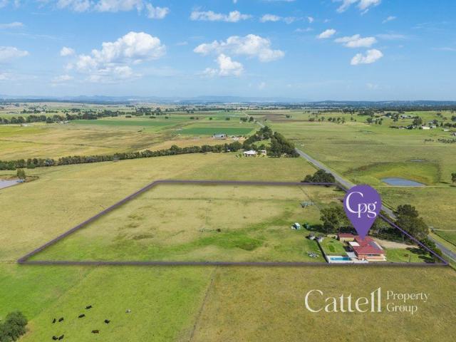 Family Home on exceptional 10 Acres