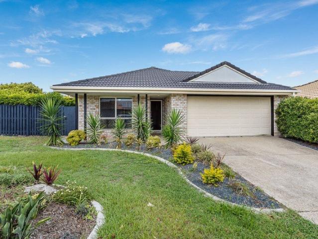 Family Home on great size block with Side Access!