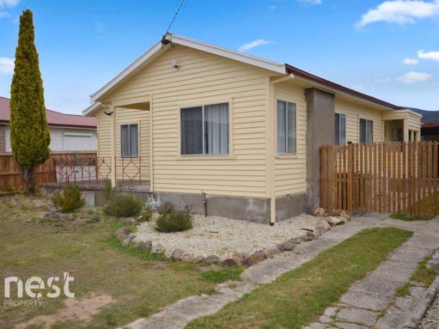 Family home on large allotment