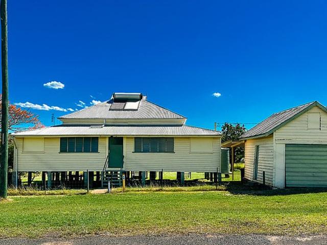 Family Home on Large Block 2438sqm 0.6 acre