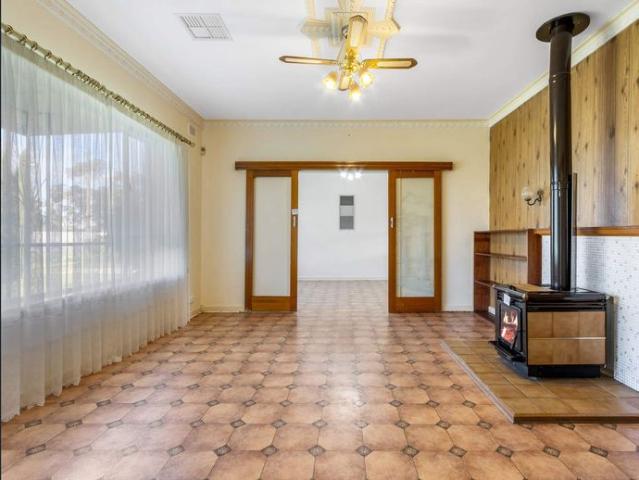 Family Home on Large Block in Evanston Gardens