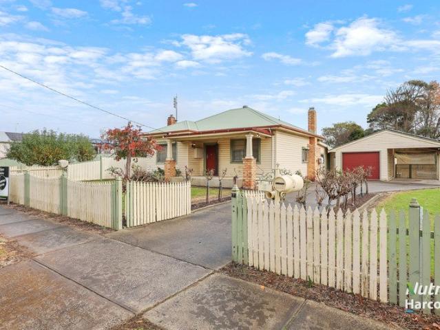 FAMILY HOME ON OVER HALF AN ACRE IN THE HEART OF TIMBOON