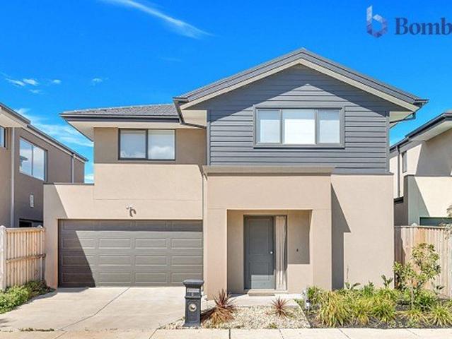 Family Home on Premiere Location!