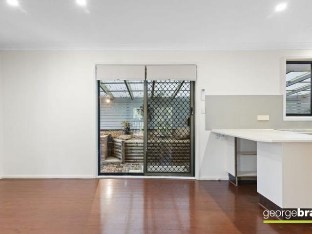 FAMILY HOME ONLY 2.1KM TO THE BEACH