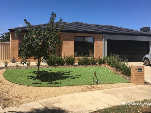 FAMILY HOME OVERLOOKING PARKLAND