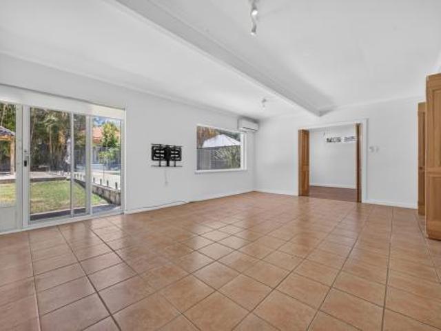 FAMILY HOME PERFECT LOCATION