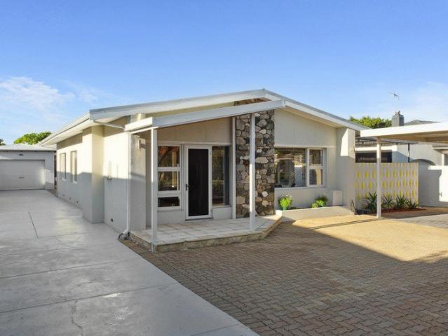FAMILY HOME + SELF CONTAINED STUDIO + INCOME STREAM