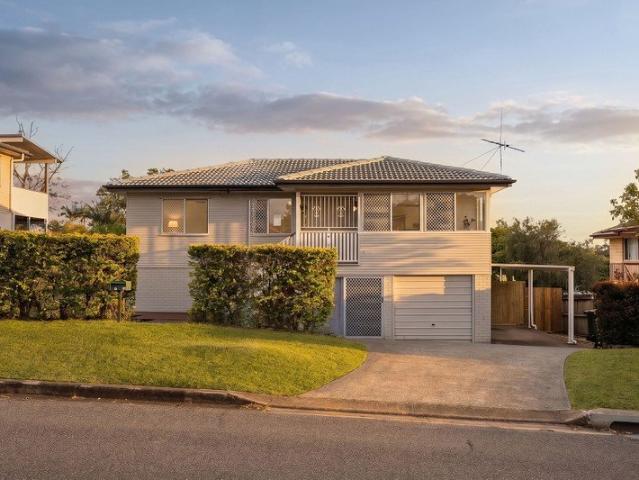 Family home + separate living + side access + 2x outdoor entertaining + big backyard w shed