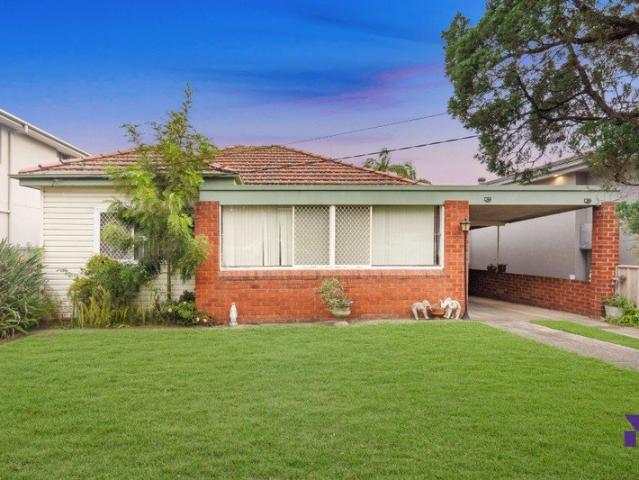 Family home set on a beautifully landscaped 758.8sqm north facing parcel
