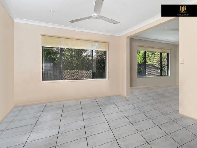 FAMILY HOME SIDE ACCESS QUIET CLOSE !