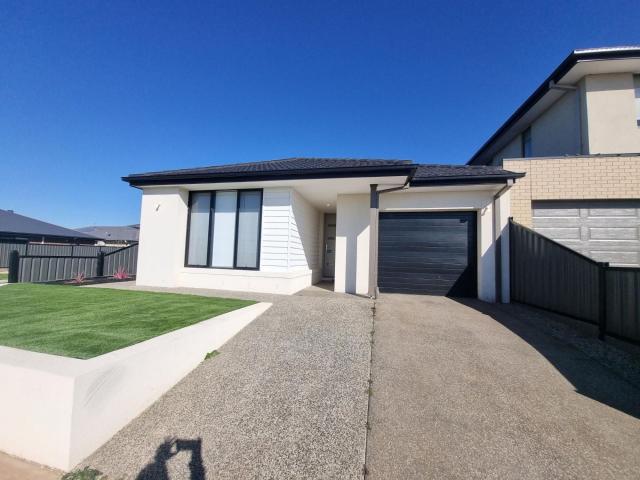 Family home situated in Mt Atkinson Estate!