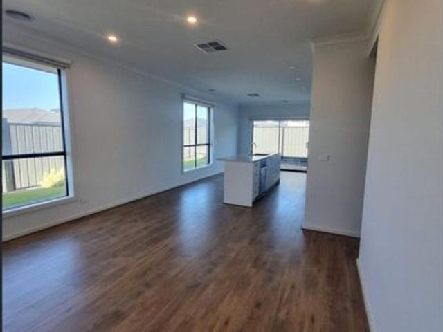 Family home situated in Mt Atkinson Estate!