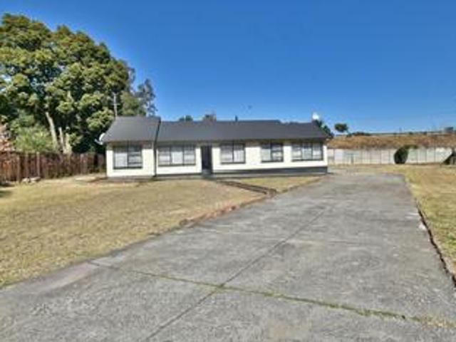 family home situated on a 1600m² stand
