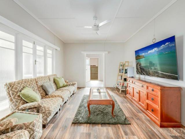 FAMILY HOME, SPLIT LIVING, OR VALUE ADD: YOU CHOOSE!