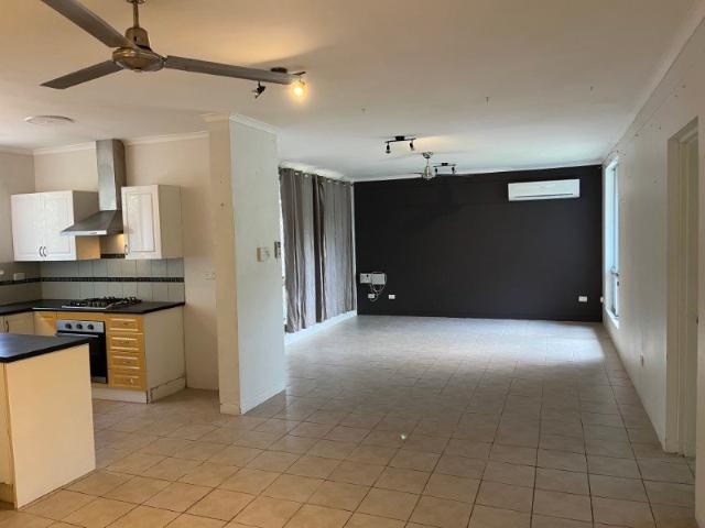 Family Haven in Driver 3BR Home on 848sqm