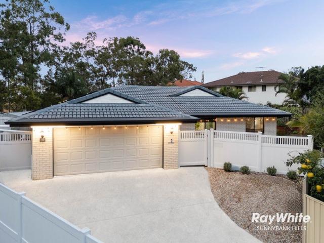 Family Haven in Prized Cul de Sac Position in Mansfield SHS Catchment!