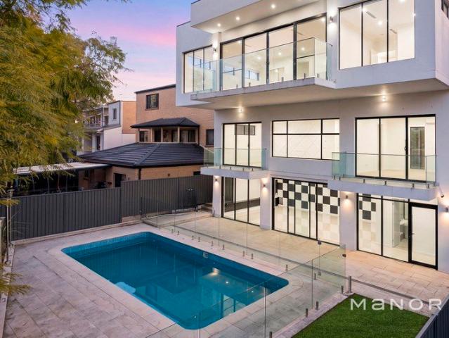 Family Haven with Immaculate Views!