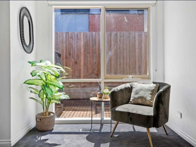Family hideaway right at lifestyles edge