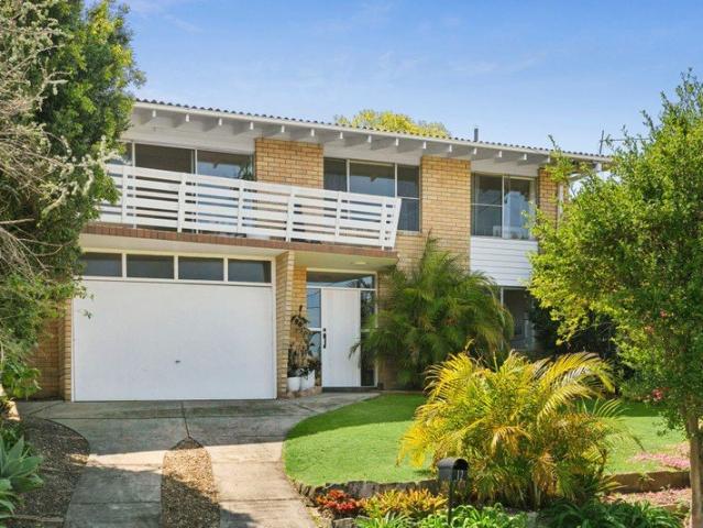 Family Oasis with Pool, Views & Sunny Gardens
