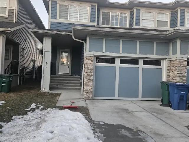 FAMILY ORIENTED AND SPACIOUS 4 BR HOUSE FOR RENT IN AIRDRIE