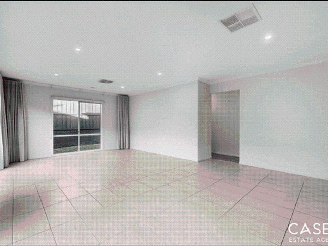 Family Living Made Easy – 4 Bedroom Home in Clyde!