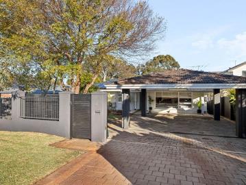 Family Living Meets Outstanding Outdoor Entertaining