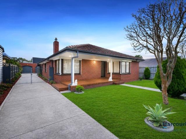 Family Living on a Generous 700m2 Approx