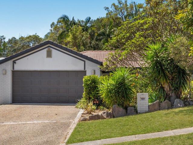 Lowset Family Living on an Exceptional 876m2 Lot