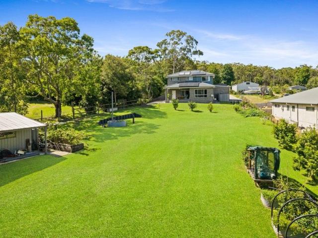 Family Living On 2.5 Acres