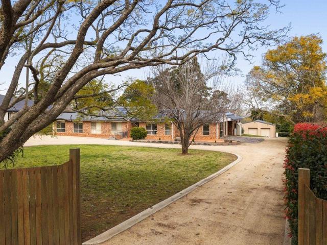 Family Living on 4,000m² With Room to Move, Shed and Pool