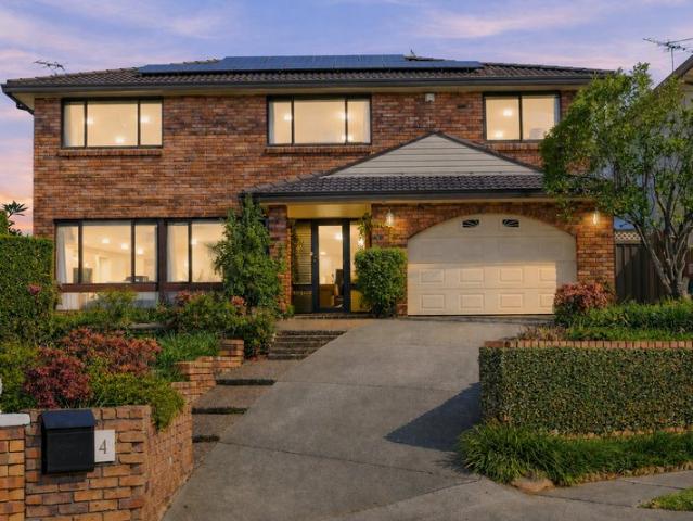 Family Living, Entertaining & Elevated Views