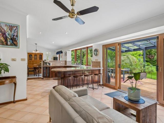 Family Living in Mount Macedon