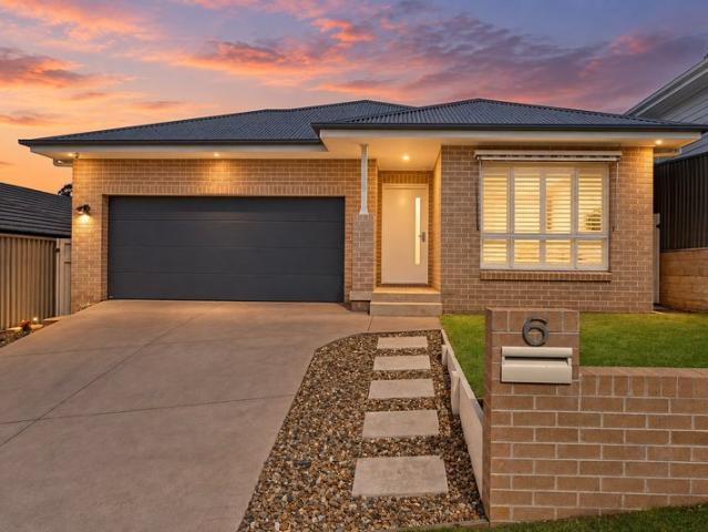 Family Living in Near New Estate