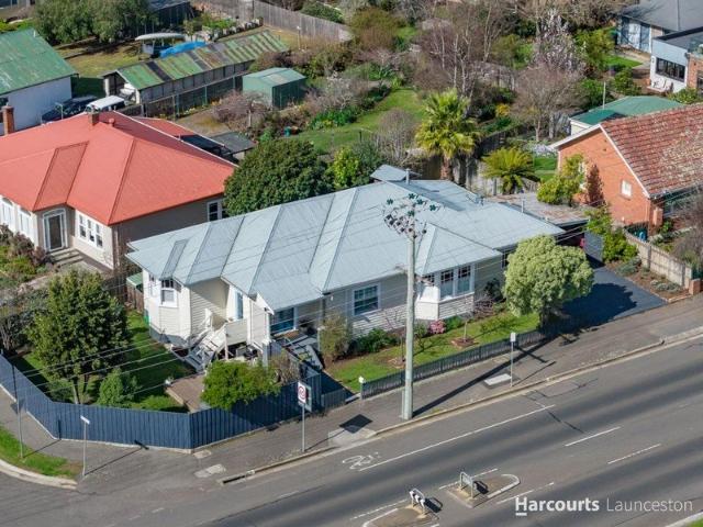 Family Living in Newstead