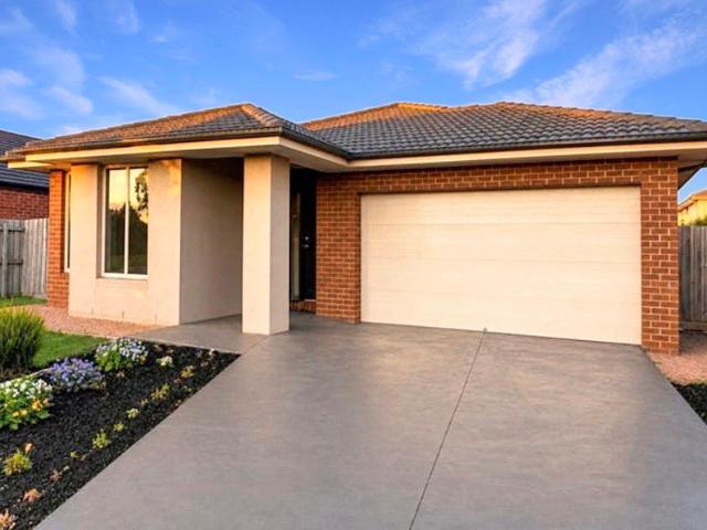 Family Living in a Convenient Armstrong Creek Location