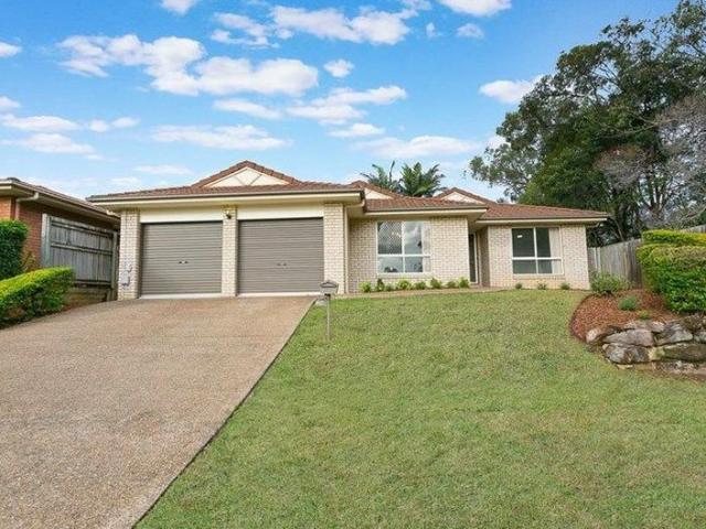 Family Living in a Convenient Calamvale Location