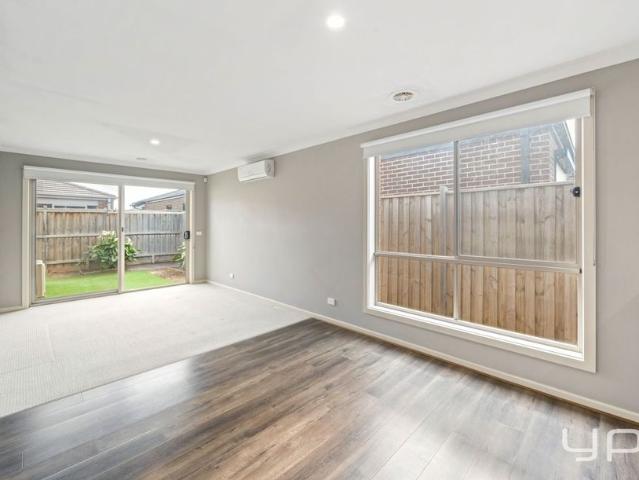 FAMILY LIVING IN A CONVENIENT LOCATION!