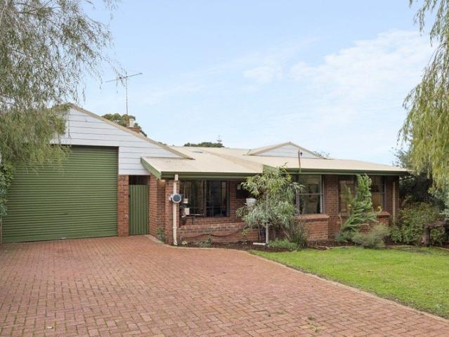 Family Living in a Leafy Hamilton Hill