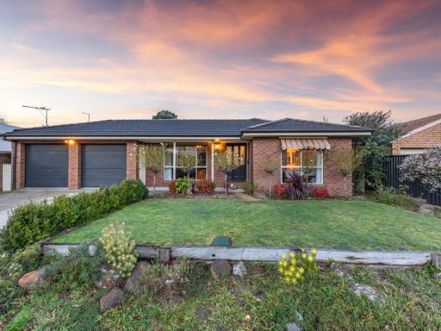 Family Living in a Sought After Alfredton Location