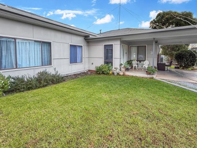 FAMILY LIVING IN A SOUGHT AFTER LOCATION