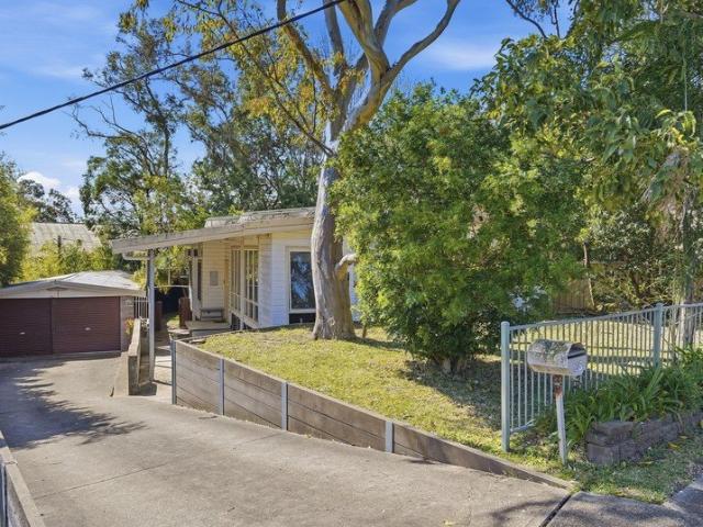 Family Living in a Shortland Cul de Sac