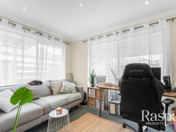 Family Living in a Peaceful Cul de Sac Location