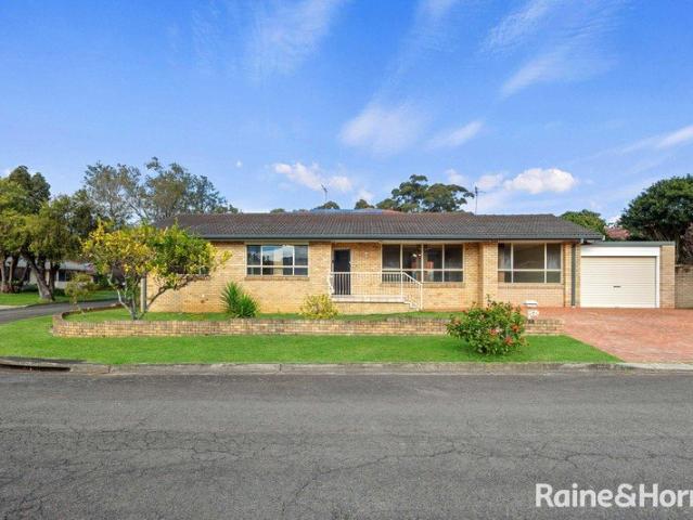 Family Living in a Peaceful Cul de Sac Setting